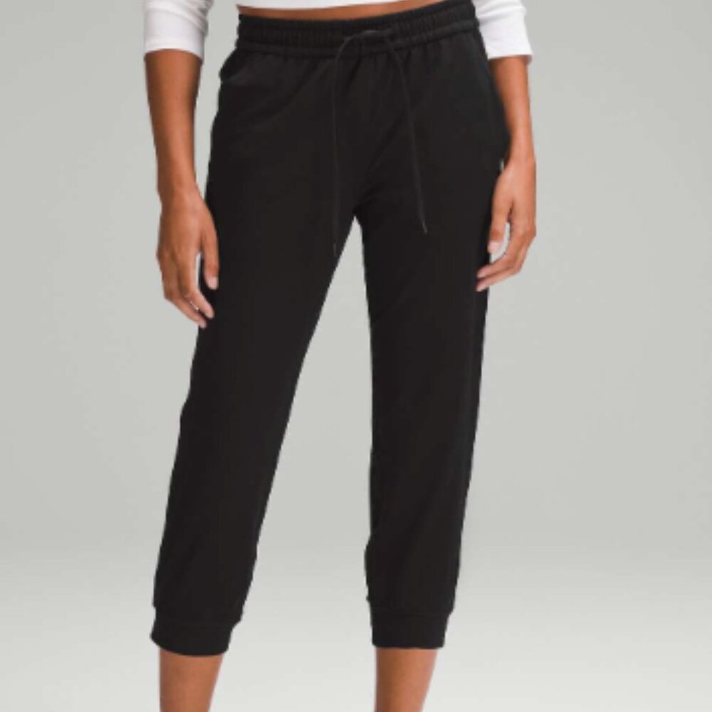 Lululemon Soft Jersey Classic-Fit Mid-Rise Cropped Jogger
